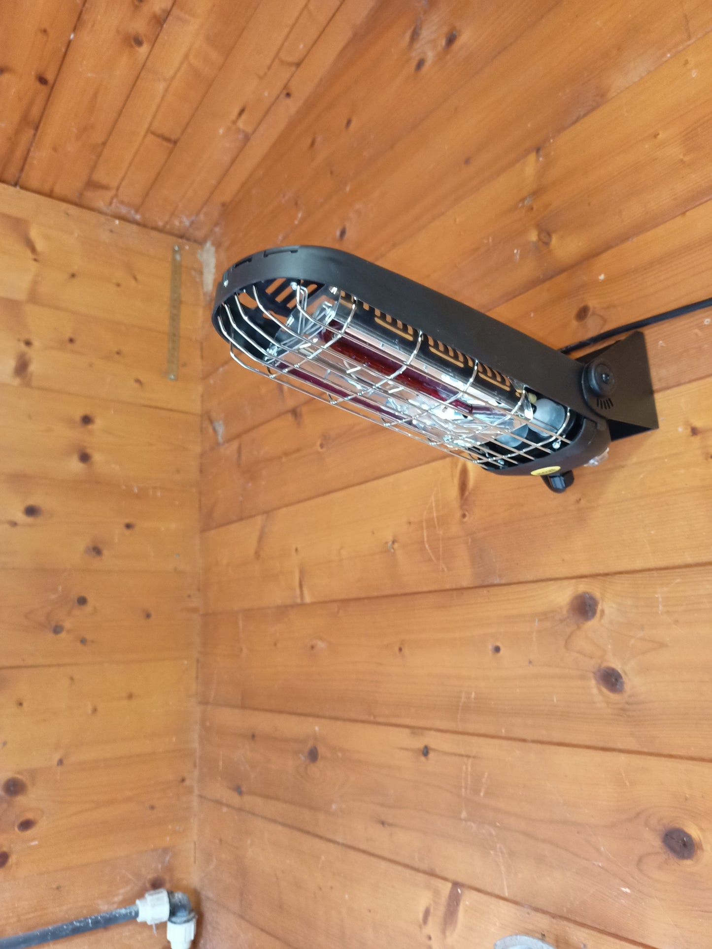 EHS-600 - Chauffage pour animaux - Chauffage infrarouge pour enclos et parcs